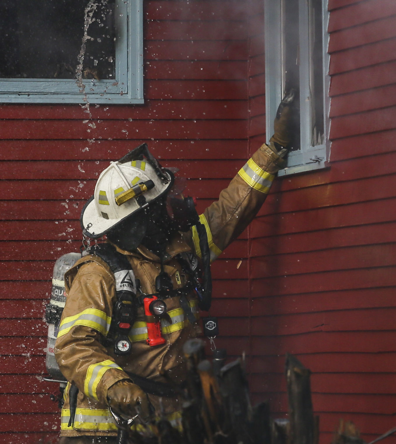 112519-house-fire-jg-11.jpg